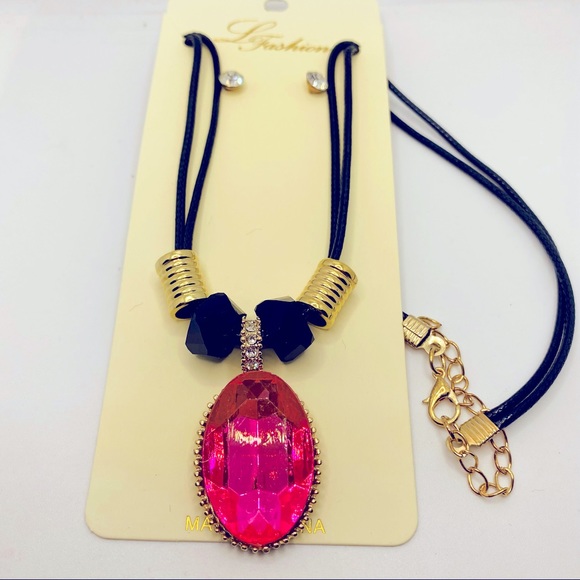 Chocker pink with Crystals and Crystal Earrings! - Picture 10 of 12